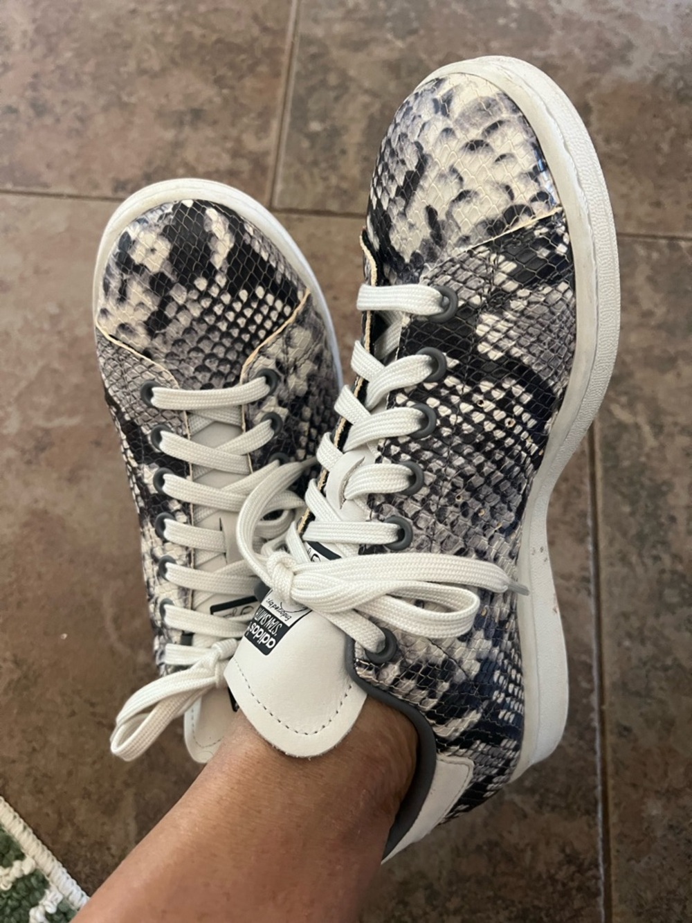 Adidas original limited edition Stan Smith snakeskin design sneakers new!